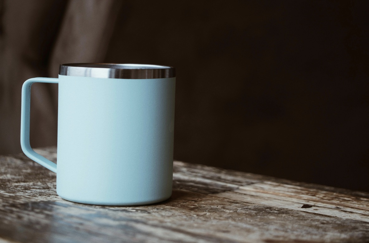 Термочашки з логотипом: ідеї мерчу для ІТ-компаній 